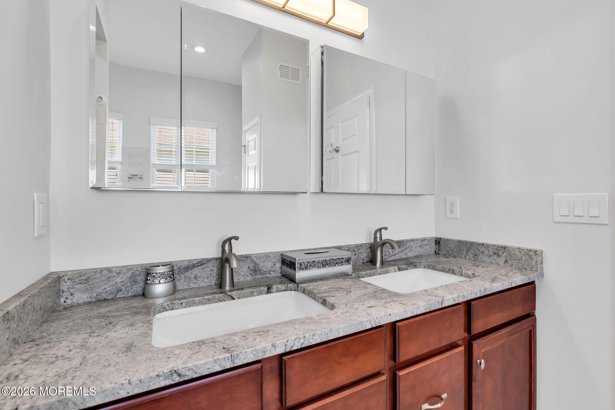 20 Hazeltine Lane Jackson NJ 08527