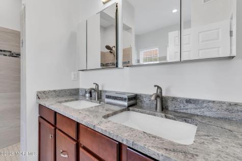 20 Hazeltine Lane Jackson NJ 08527