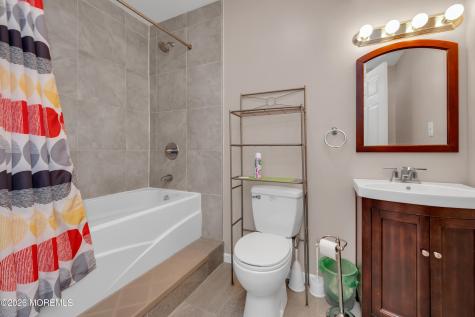 4 Wood Avenue Middletown NJ 07758