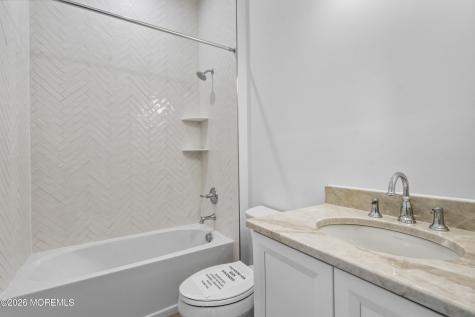 15 Ashlynn Court Manalapan NJ 07726