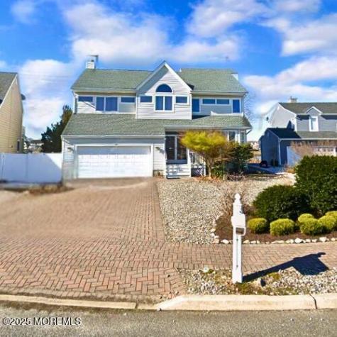 149 Glimmer Glass Circle Manasquan NJ 08736
