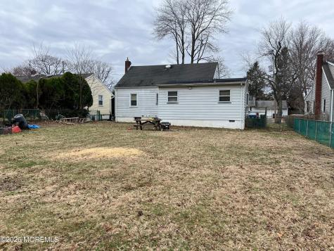 571 Hopping Road Belford NJ 07718