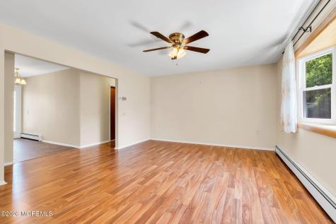 15 Chateux Lane Toms River NJ 08755