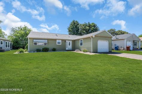 15 Chateux Lane Toms River NJ 08755