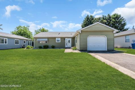 15 Chateux Lane Toms River NJ 08755
