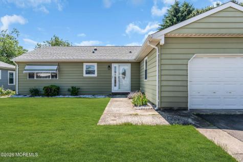 15 Chateux Lane Toms River NJ 08755