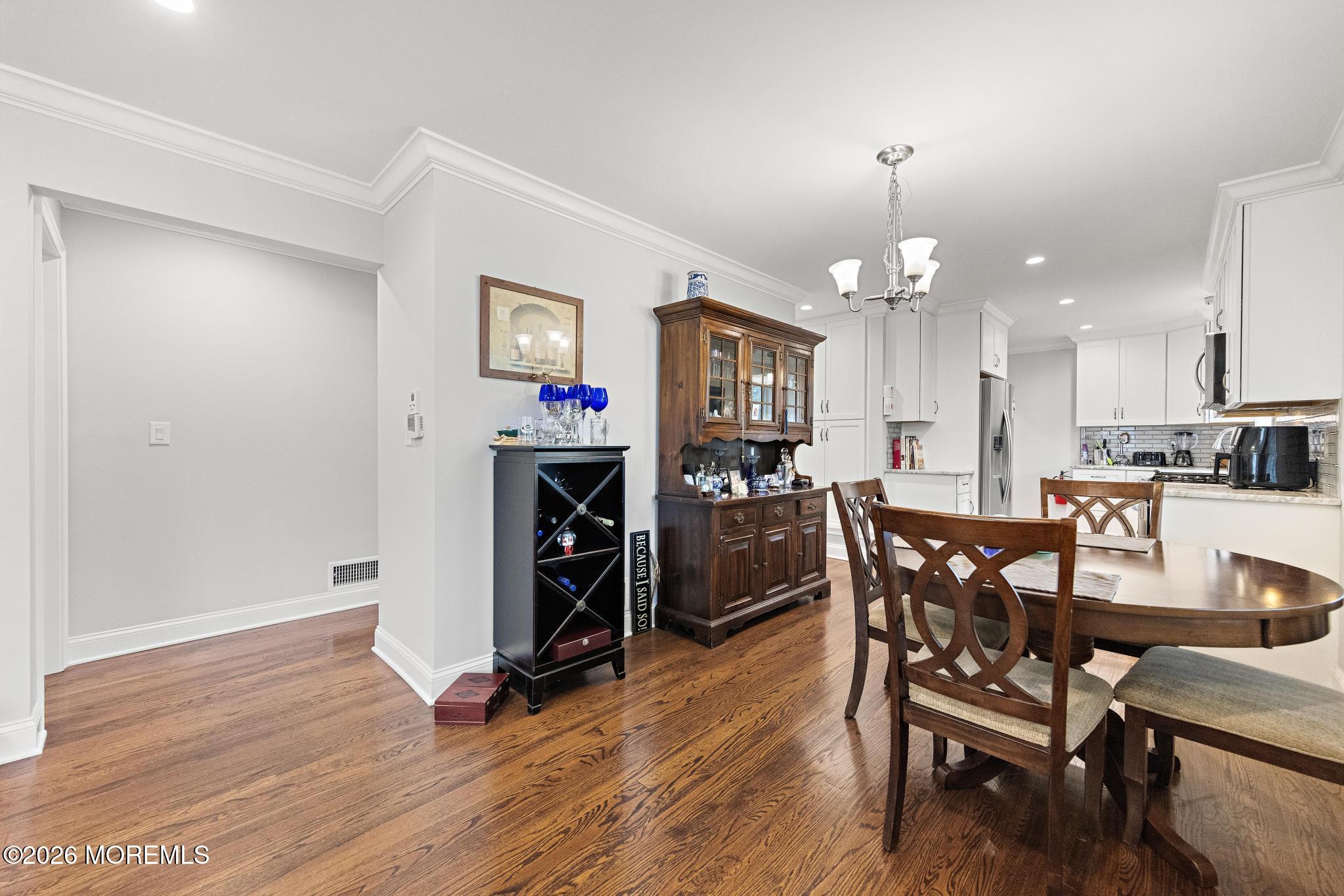 8 Meadowbrook Avenue Eatontown NJ 07724