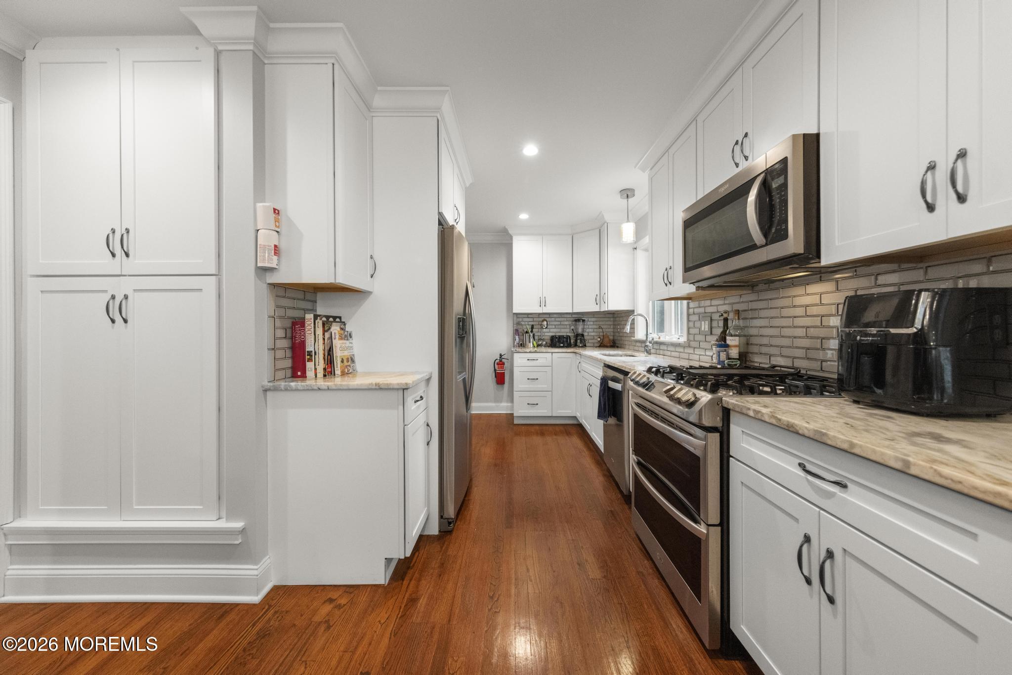 8 Meadowbrook Avenue Eatontown NJ 07724