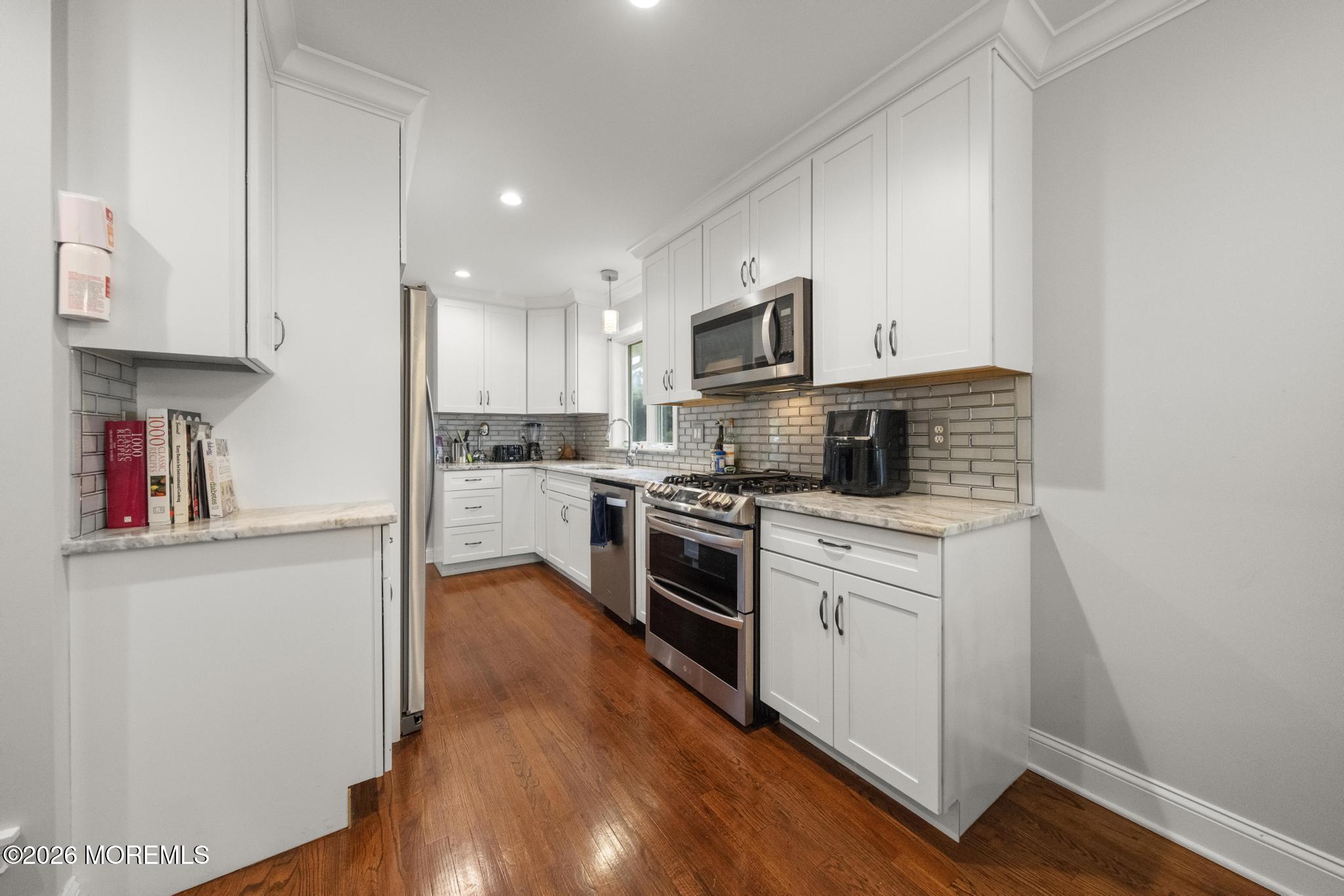 8 Meadowbrook Avenue Eatontown NJ 07724