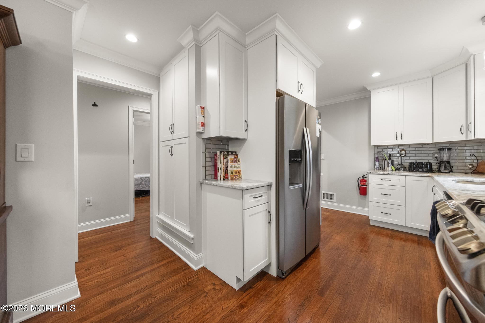 8 Meadowbrook Avenue Eatontown NJ 07724