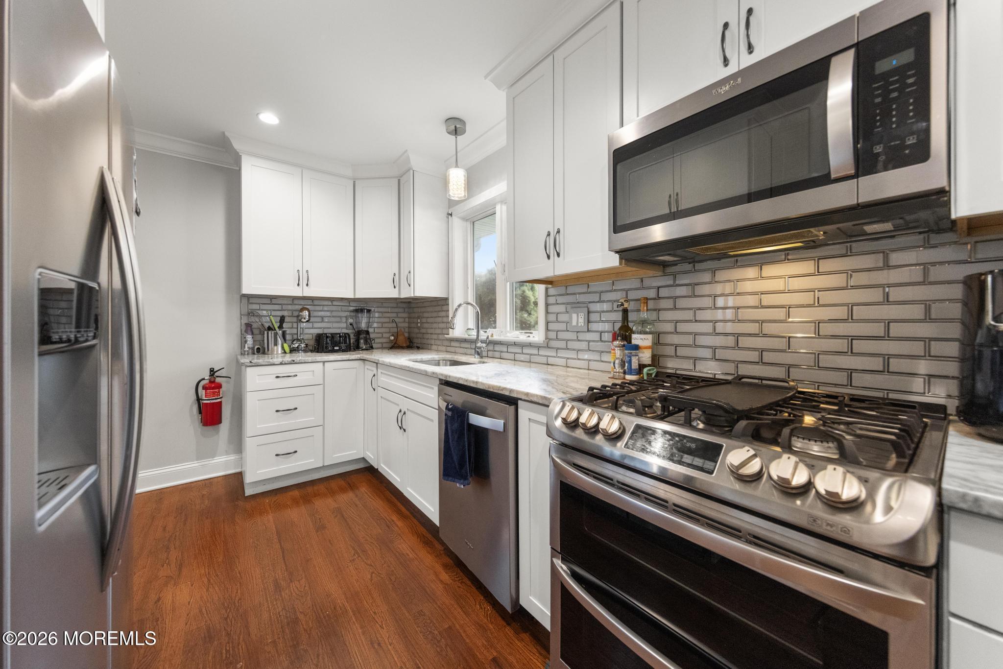 8 Meadowbrook Avenue Eatontown NJ 07724