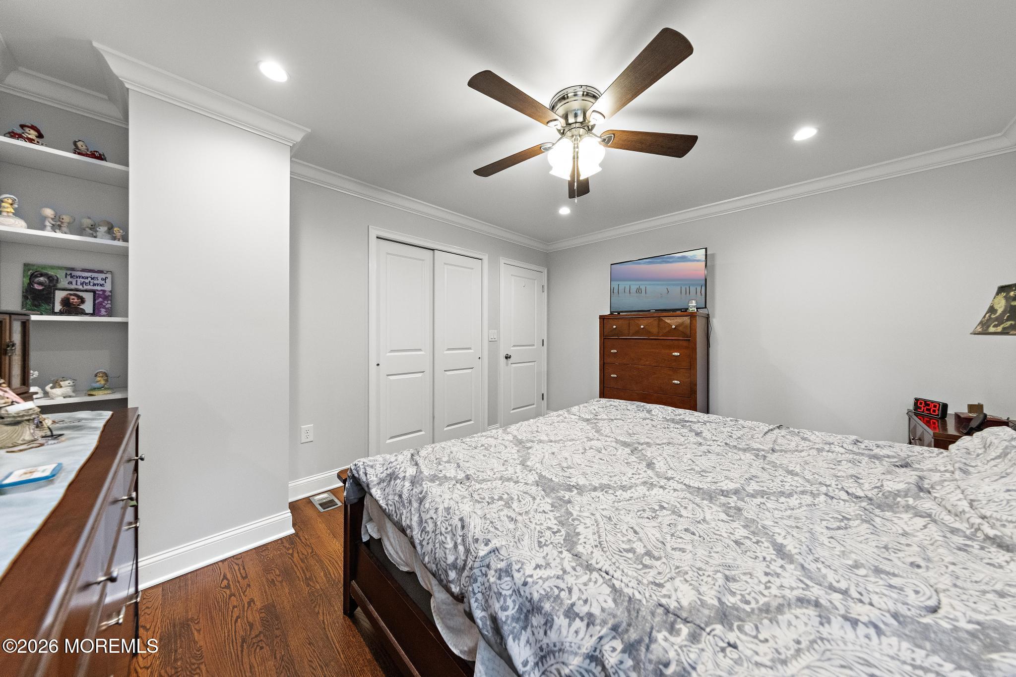 8 Meadowbrook Avenue Eatontown NJ 07724