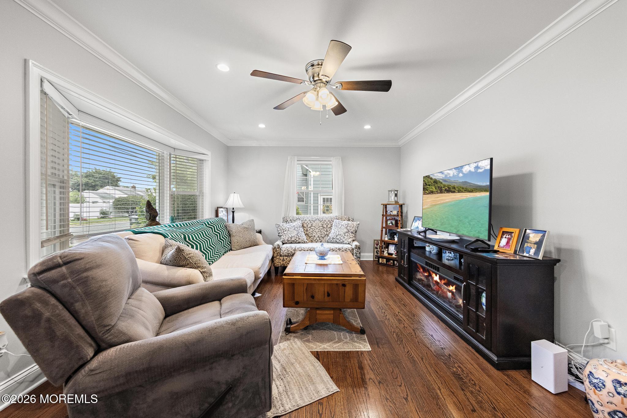 8 Meadowbrook Avenue Eatontown NJ 07724