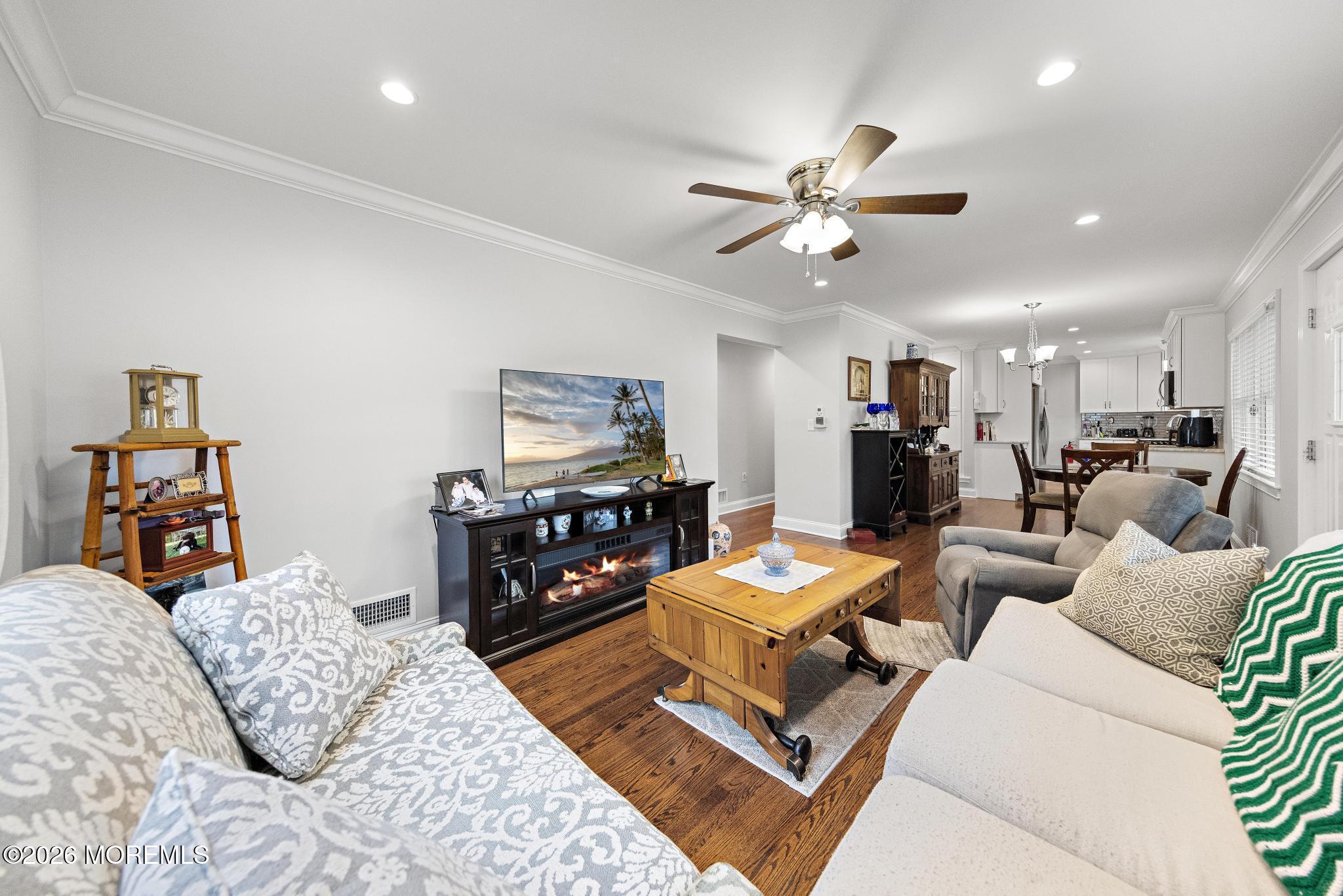 8 Meadowbrook Avenue Eatontown NJ 07724