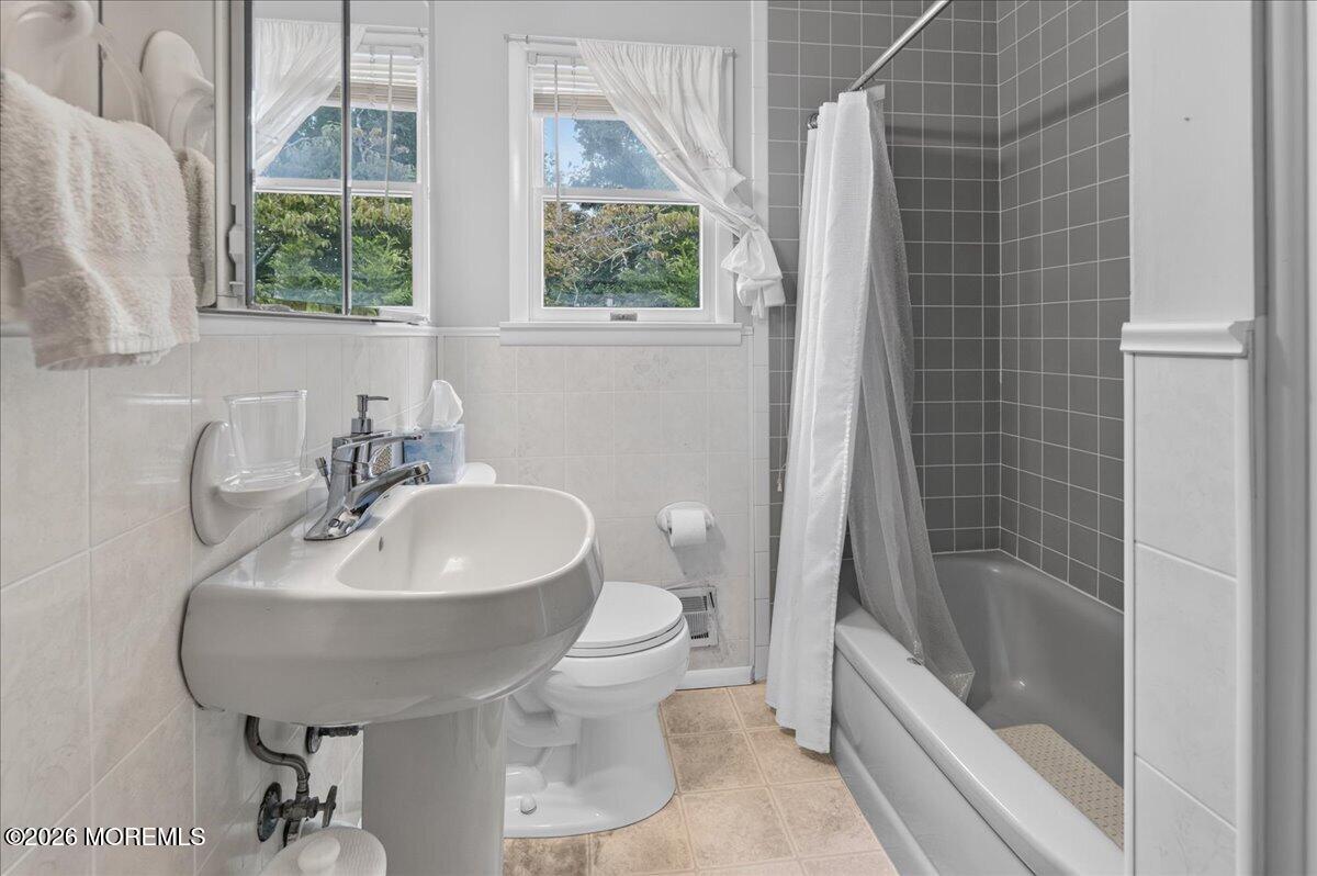 205 2nd Avenue Tuckerton NJ 08087