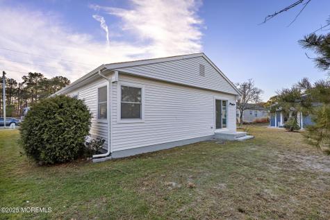 86 San Carlos Street Toms River NJ 08757