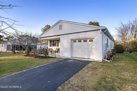 86 San Carlos Street Toms River NJ 08757