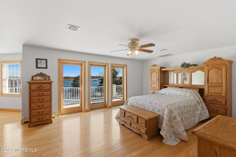 159 Harbor Inn Road Bayville NJ 08721