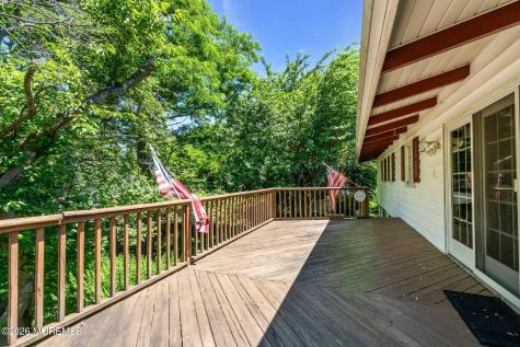 39 Court Drive Shrewsbury Boro NJ 07702
