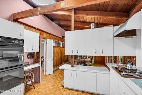 39 Court Drive Shrewsbury Boro NJ 07702
