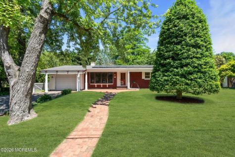 39 Court Drive Shrewsbury Boro NJ 07702