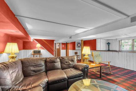39 Court Drive Shrewsbury Boro NJ 07702