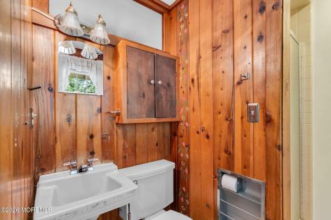 39 Court Drive Shrewsbury Boro NJ 07702