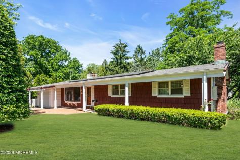 39 Court Drive Shrewsbury Boro NJ 07702