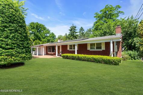 39 Court Drive Shrewsbury Boro NJ 07702
