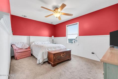 52 7th Street North Arlington NJ 07031