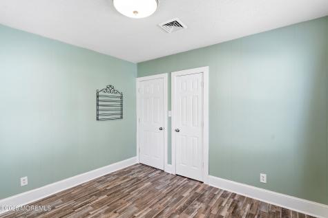 22 Thomas Street Toms River NJ 08753