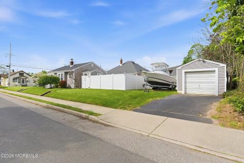 22 Thomas Street Toms River NJ 08753