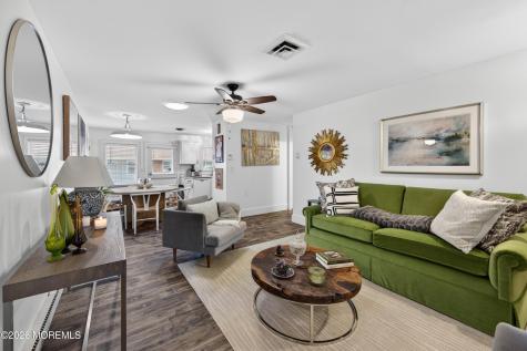 123B Edinburgh Lane Lakewood NJ 08701