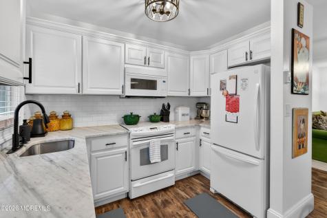 123B Edinburgh Lane Lakewood NJ 08701
