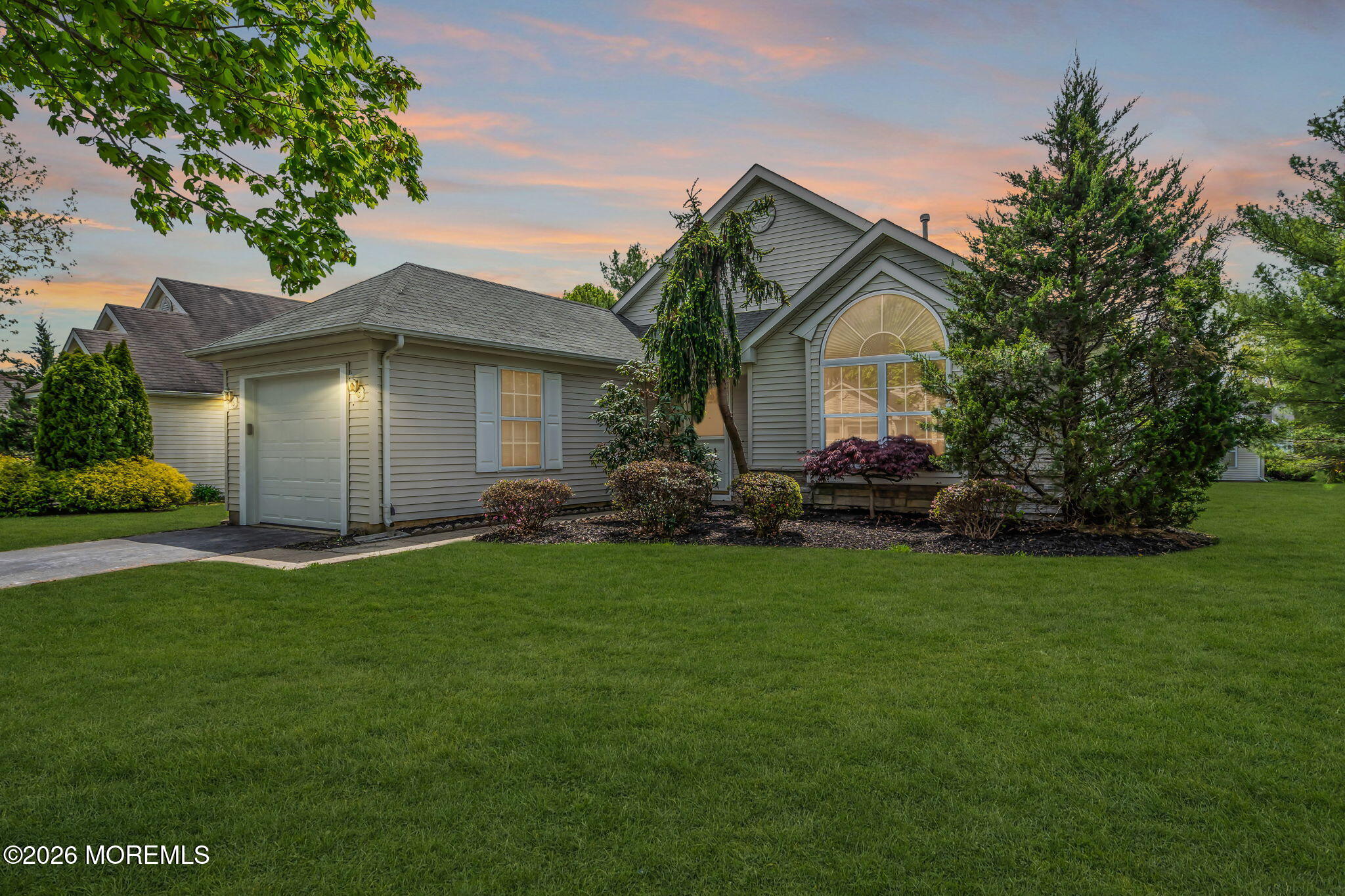 8 Skyline Drive Lakewood NJ 08701
