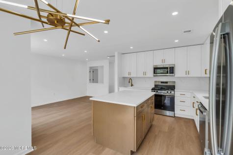 8 Skyline Drive Lakewood NJ 08701