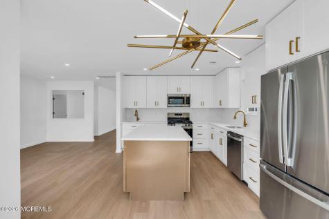 8 Skyline Drive Lakewood NJ 08701