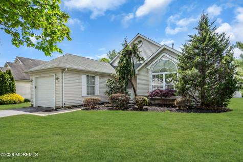 8 Skyline Drive Lakewood NJ 08701