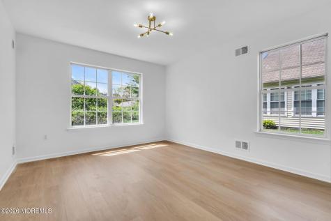 8 Skyline Drive Lakewood NJ 08701