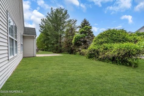 8 Skyline Drive Lakewood NJ 08701