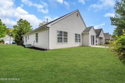8 Skyline Drive Lakewood NJ 08701