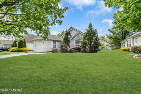 8 Skyline Drive Lakewood NJ 08701