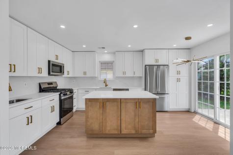 8 Skyline Drive Lakewood NJ 08701
