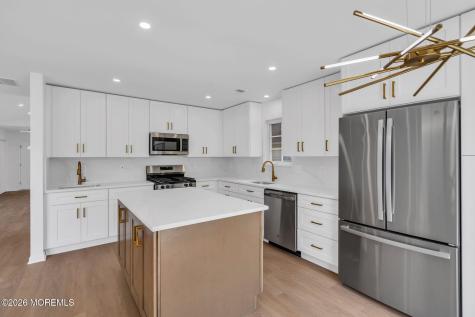 8 Skyline Drive Lakewood NJ 08701