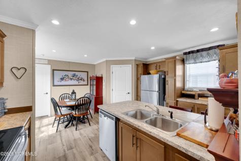 19 Otter Place Whiting NJ 08759