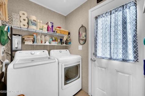 19 Otter Place Whiting NJ 08759