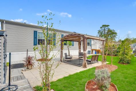19 Otter Place Whiting NJ 08759