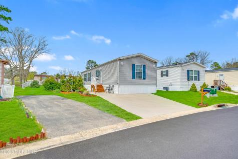 19 Otter Place Whiting NJ 08759