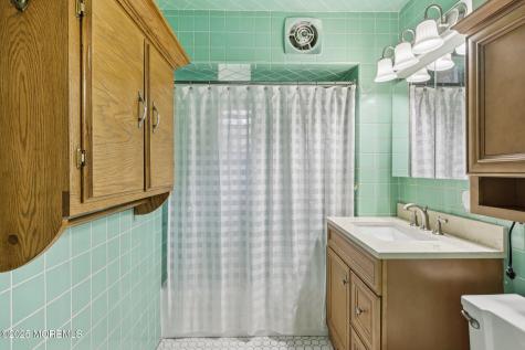 116 Therese Avenue Keyport NJ 07735