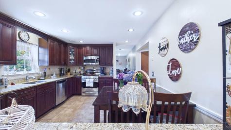 21 Netty Street Howell NJ 07731
